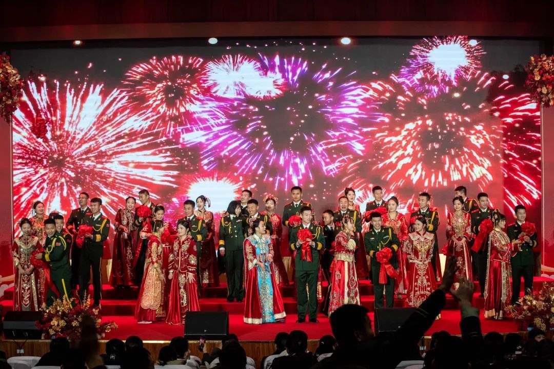 速来沾喜气！他们结婚了