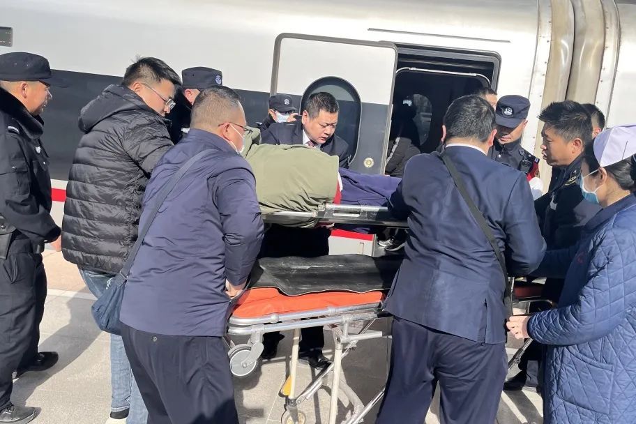 G2003次，突发停靠陕西！