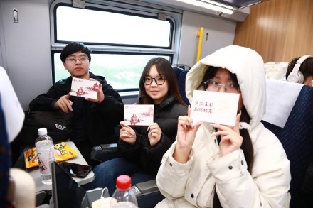 一岁啦！重庆至北京首趟动卧列车累计发送旅客130余万人次