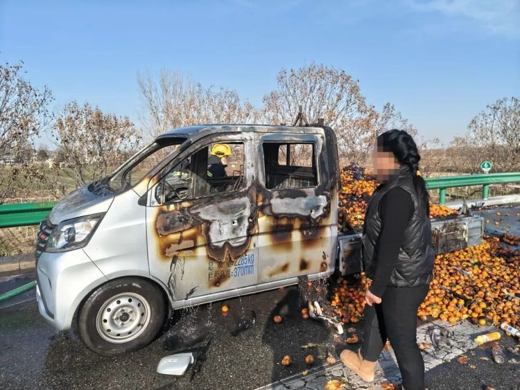 扔烟头烧了自家的车？夫妻俩6000元买的砂糖橘全被“烤焦”！