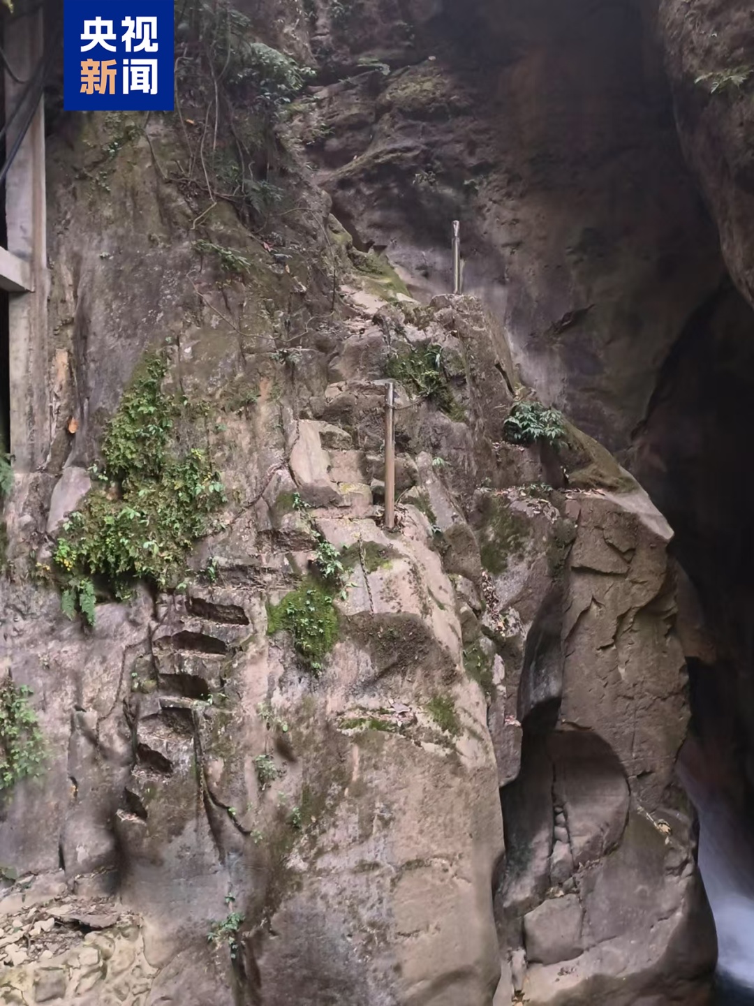 3小时→30分钟!这群孩子坐着“空中校车”去上学 3小时→30分钟!这群孩子坐着“空中校车”去上学