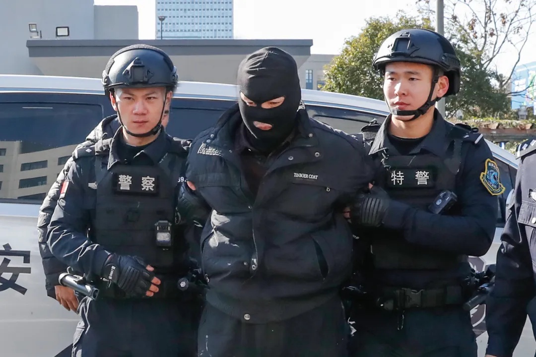 潜逃27年，他终于落网！