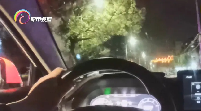 “4小时内把箱子从大理送到昆明!”这个网约车订单竟牵出42000元诈骗案 “4小时内把箱子从大理送到昆明!”这个网约车订单竟牵出42000元诈骗案