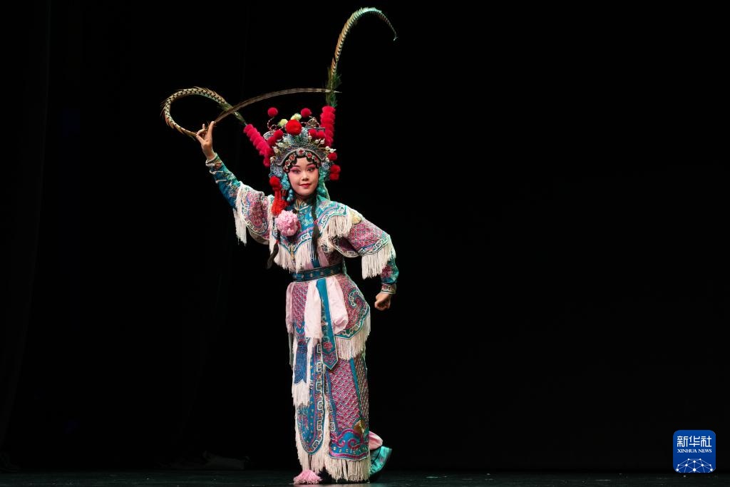 中国婺剧为智利“欢乐春节”拉开序幕
