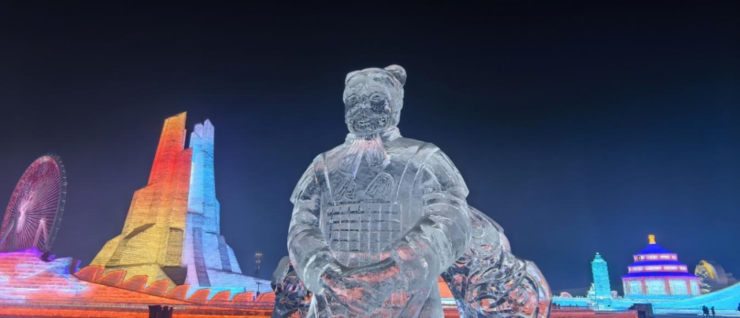 “冰”马俑“穿越”到冰雪大世界，威风凛凛、栩栩如生！