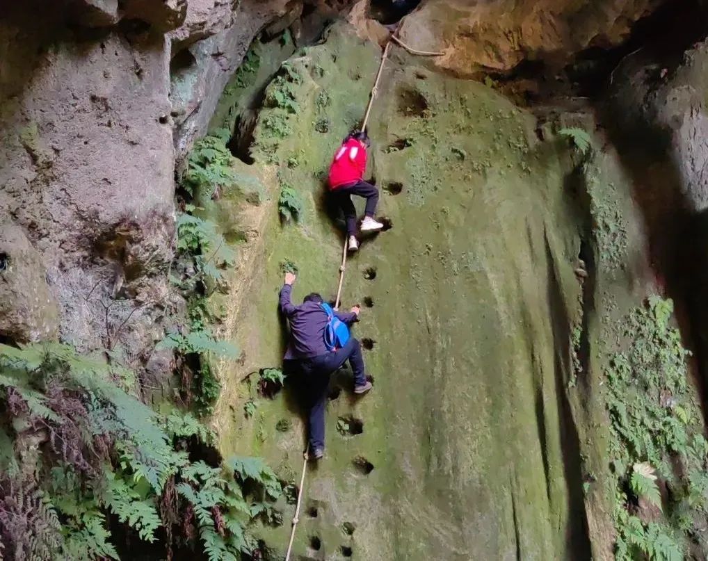 3小时→30分钟!这群孩子坐着“空中校车”去上学 3小时→30分钟!这群孩子坐着“空中校车”去上学