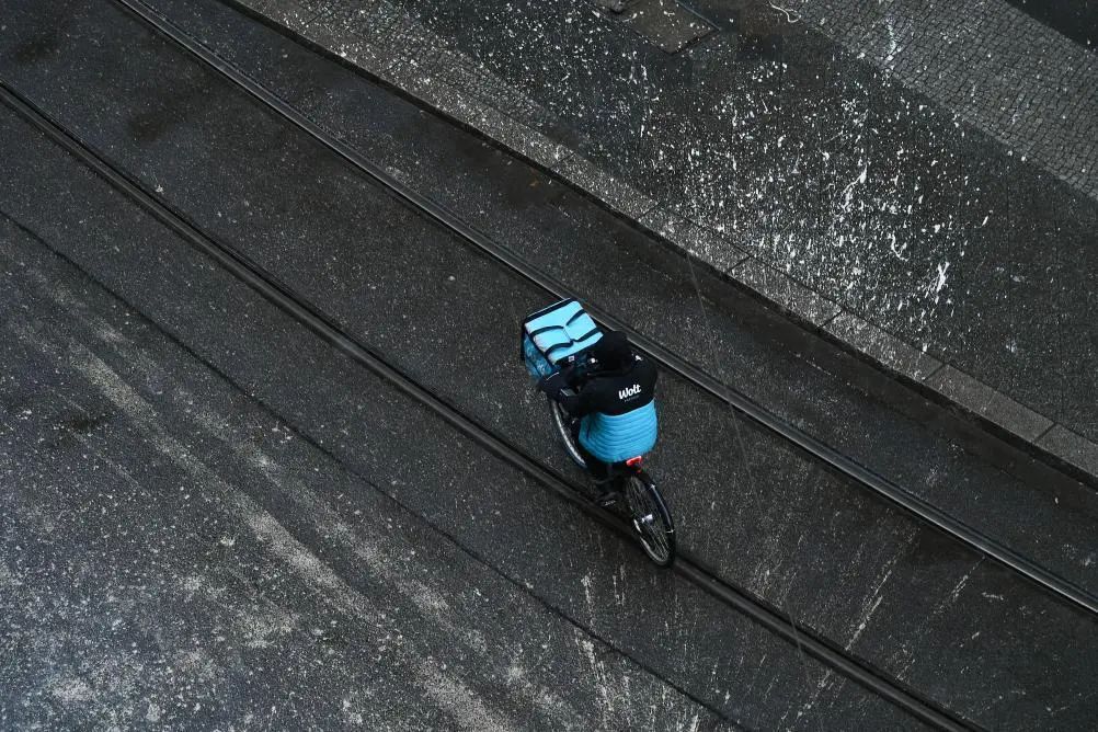 西方多国政局，何以接连“洗牌”？