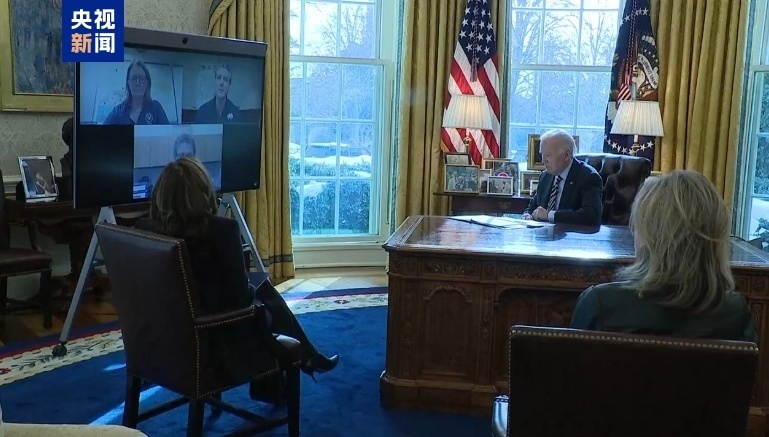 美国加州山火肆虐损失惨重 拜登称阻止山火蔓延“路漫漫” 美国加州山火肆虐损失惨重 拜登称阻止山火蔓延“路漫漫”