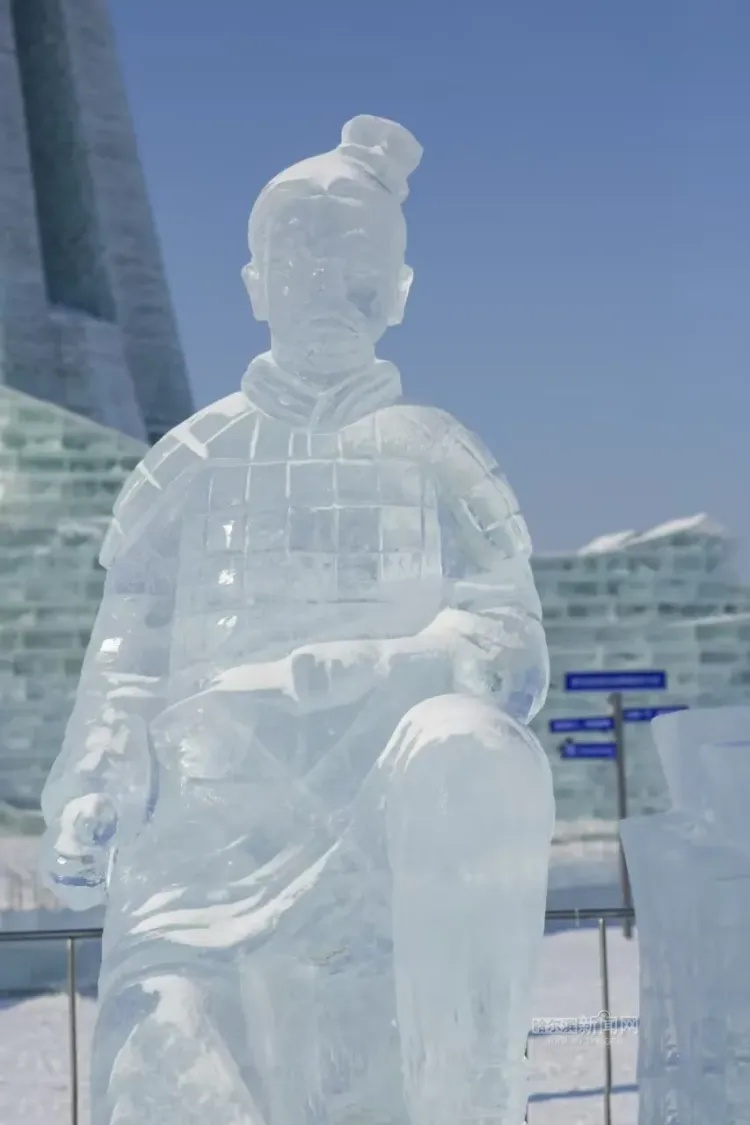 起猛了，看到兵马俑去哈尔滨服“冰”役了