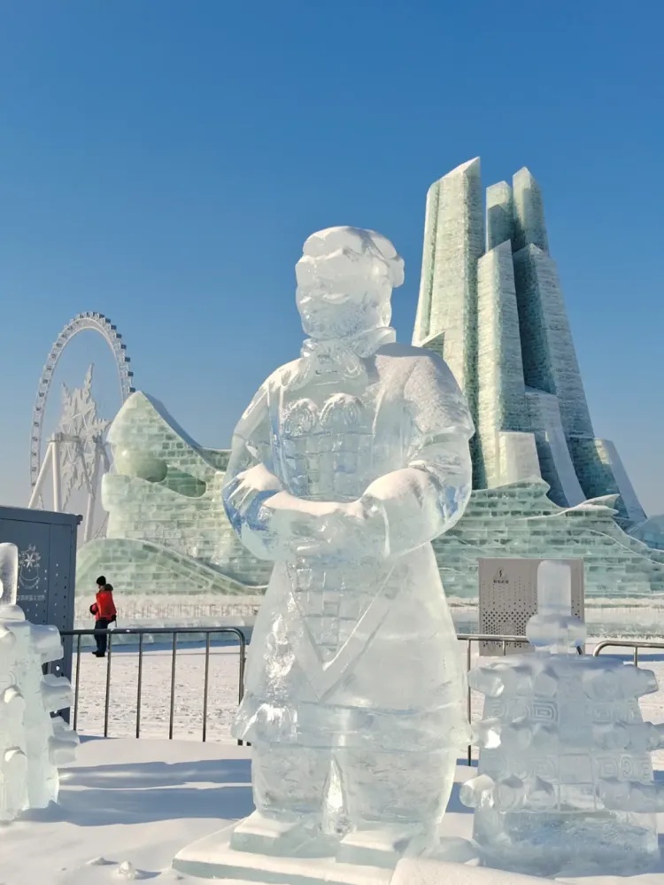 起猛了，看到兵马俑去哈尔滨服“冰”役了