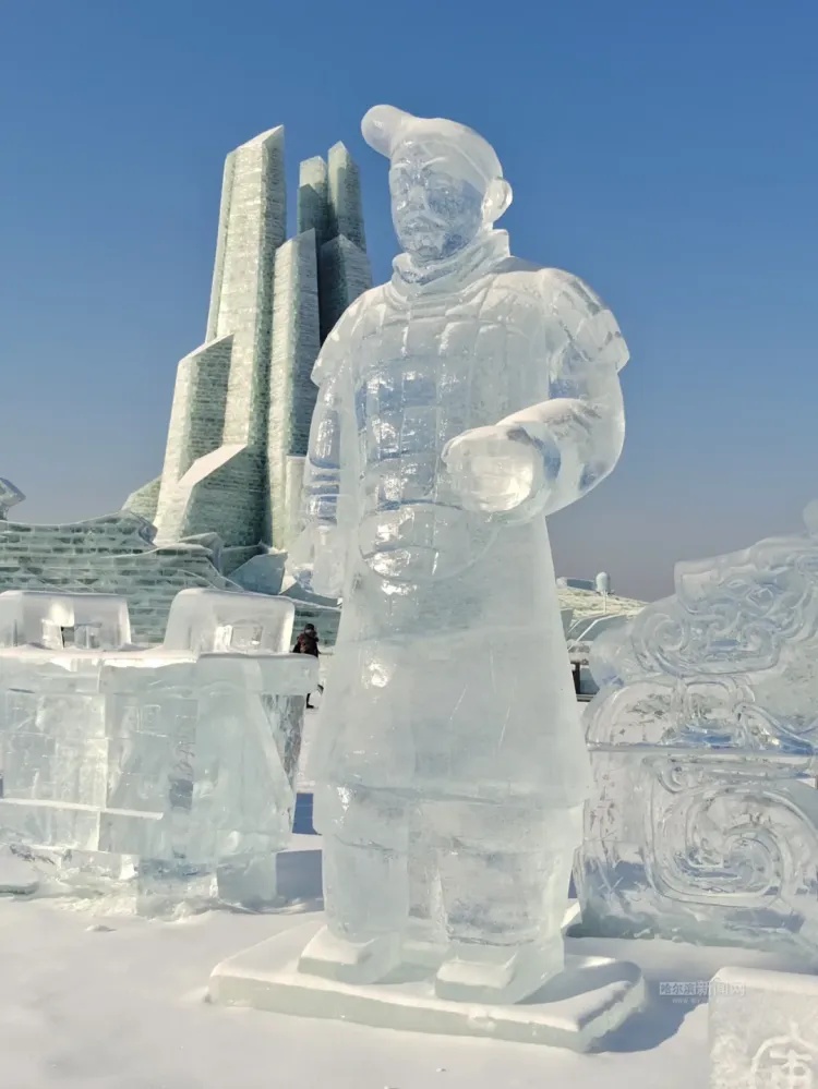 起猛了，看到兵马俑去哈尔滨服“冰”役了