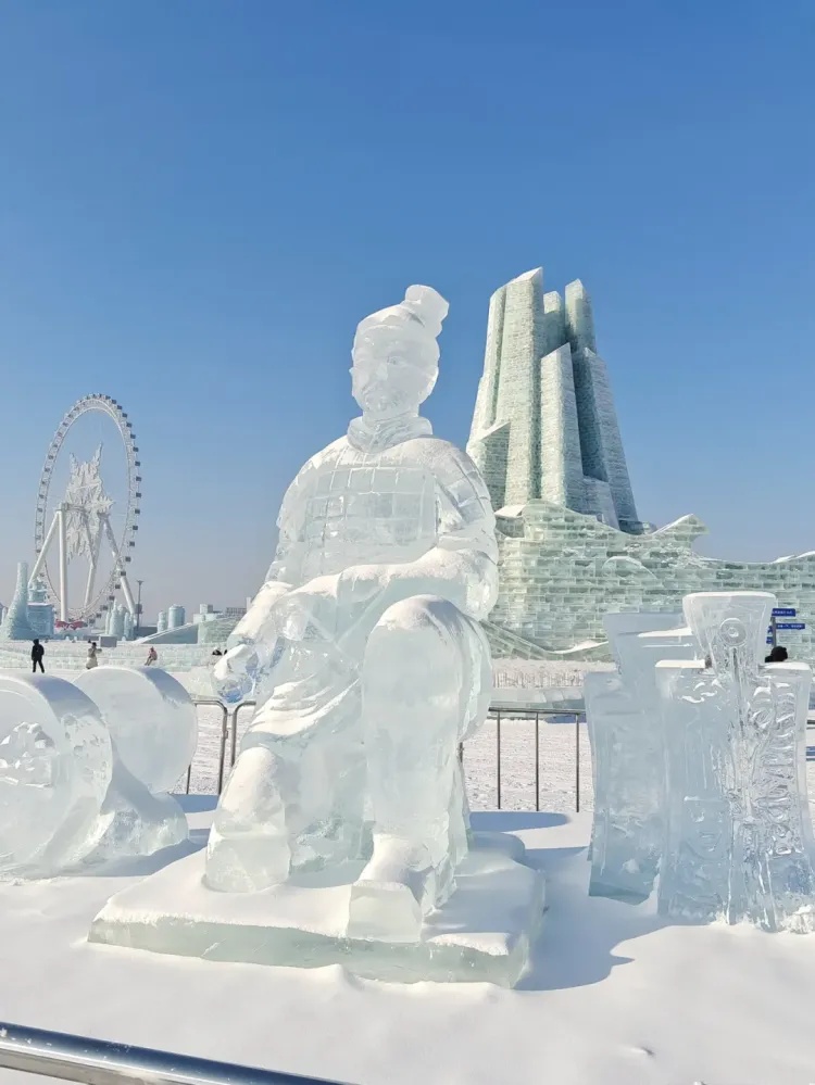 起猛了，看到兵马俑去哈尔滨服“冰”役了