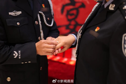 曾假扮情侣的两名缉毒警订婚了：让我们一起书写双警情缘