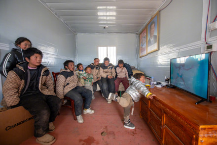 震区安置点的暖意瞬间 震区安置点的暖意瞬间