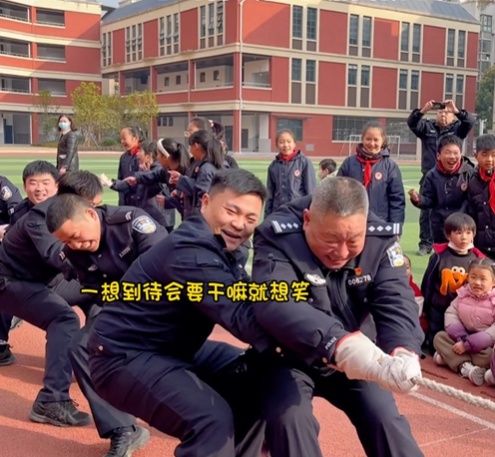 “史上最难”拔河比赛！一边“不服输”，另一边“不敢赢”