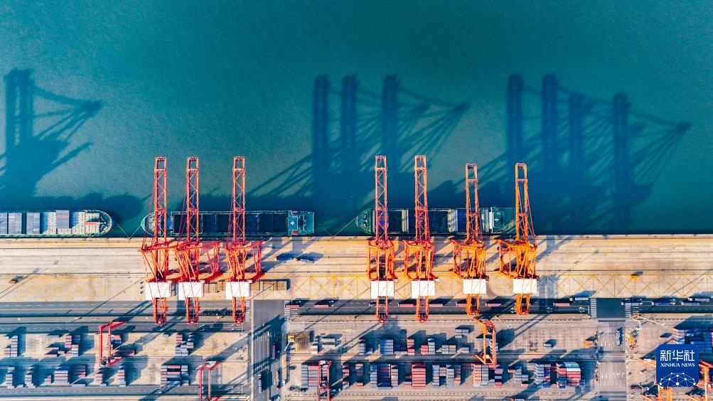 突破43万亿元!2024年我国外贸规模再创新高 突破43万亿元!2024年我国外贸规模再创新高