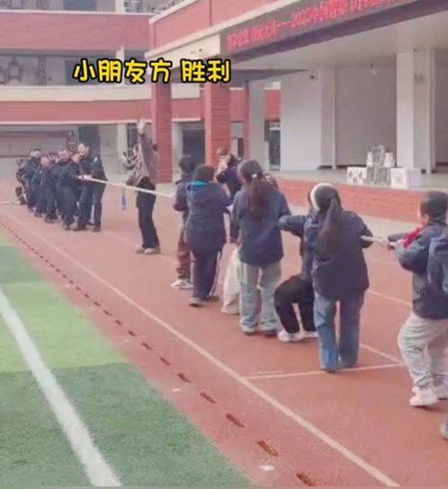 “史上最难”拔河比赛！一边“不服输”，另一边“不敢赢”