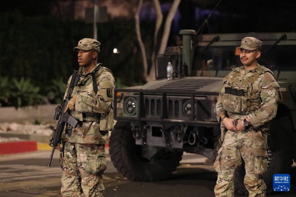 洛杉矶山火:灾后救援 洛杉矶山火:灾后救援