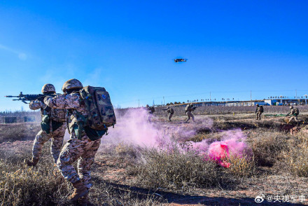 帅！武警冬季练兵酷炫感拉满