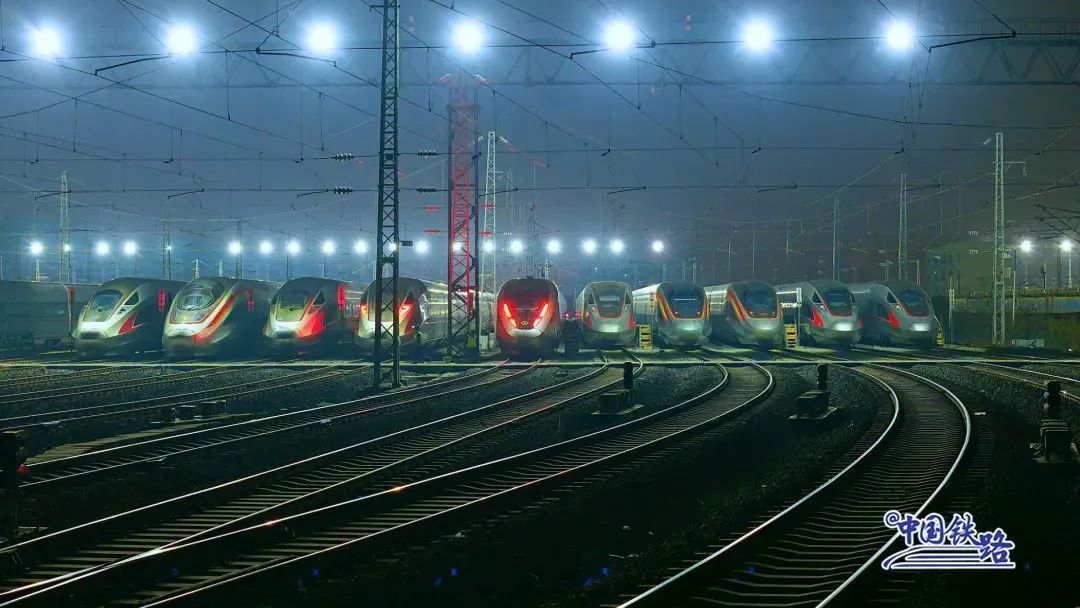 铁路春运将启，看“陆地航母”震撼集结
