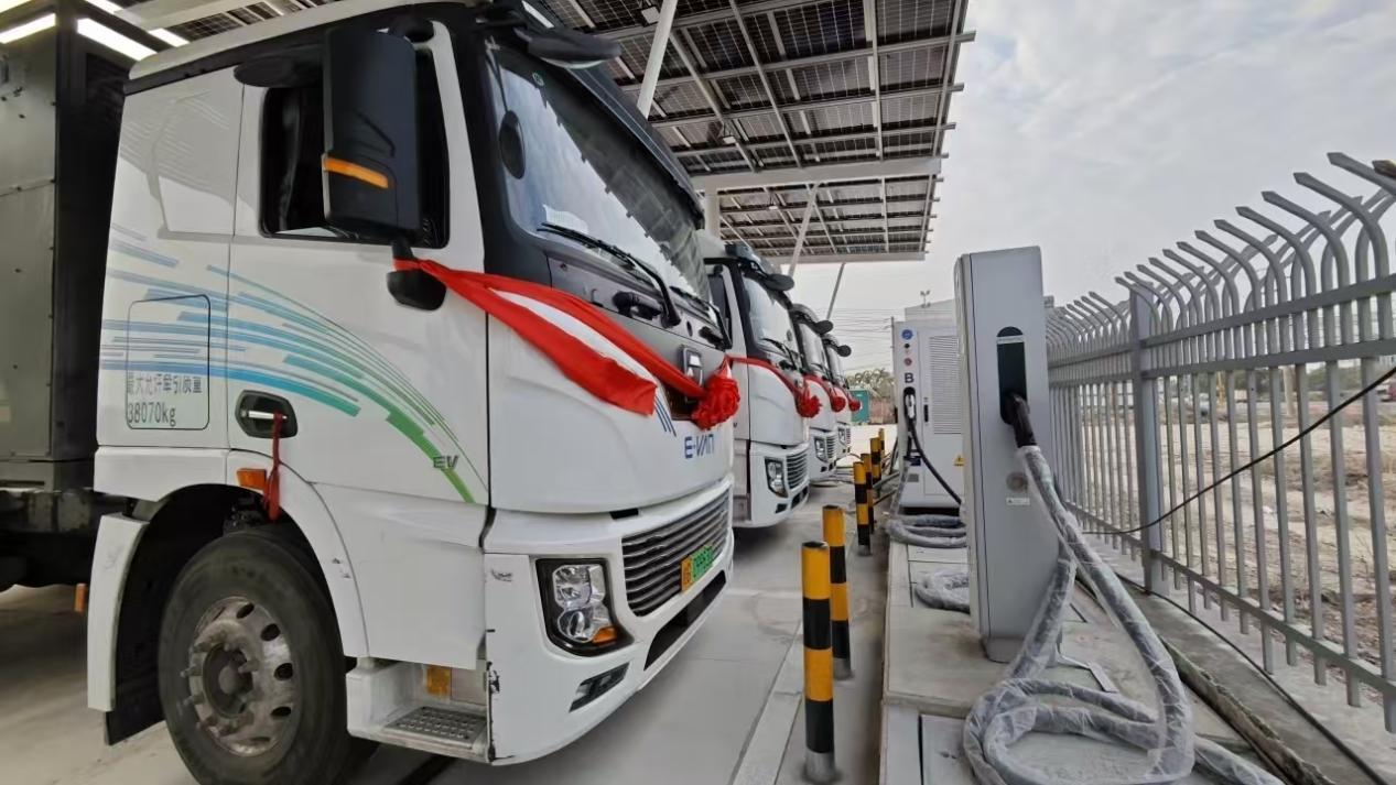 北部湾电动重卡超充圈首站钦州祥龙重卡超充站正式投运