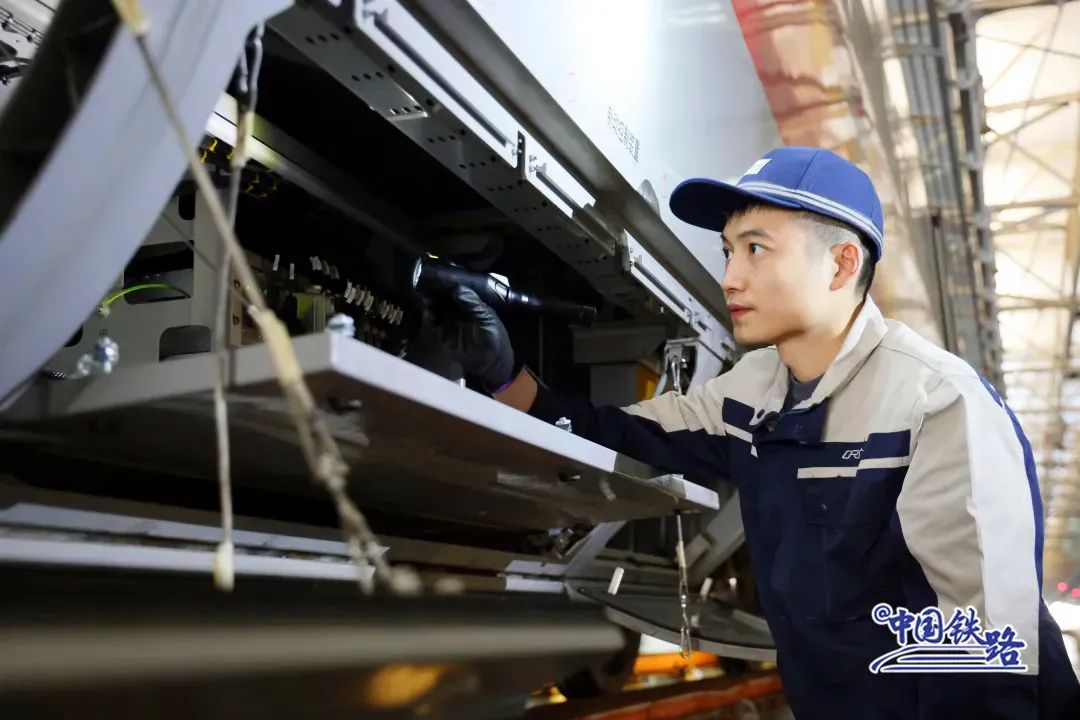 铁路春运将启，看“陆地航母”震撼集结