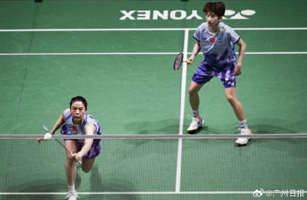 贾一凡与新搭档遗憾摘银,陈清晨后方当“助教” 贾一凡与新搭档遗憾摘银,陈清晨后方当“助教”