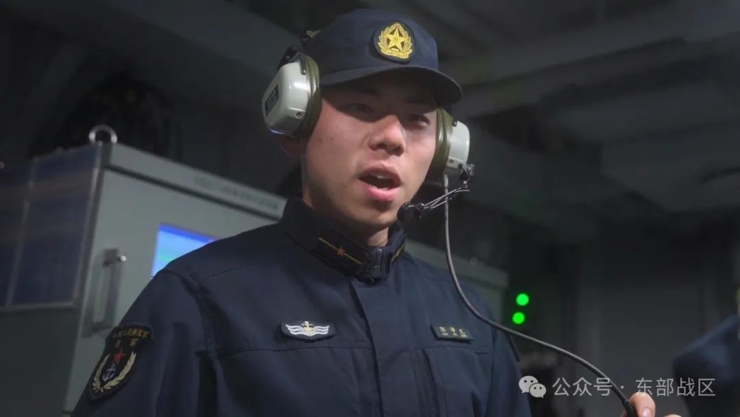 战舰出征，烎！