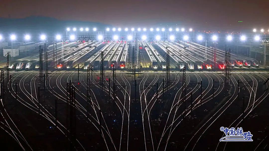 铁路春运将启，看“陆地航母”震撼集结
