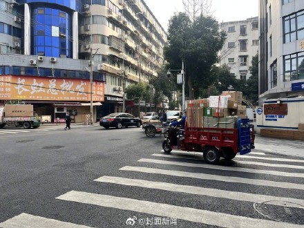 快递公司回应春节是否停运:多家表示正常营运,部分动态调整价格 快递公司回应春节是否停运:多家表示正常营运,部分动态调整价格