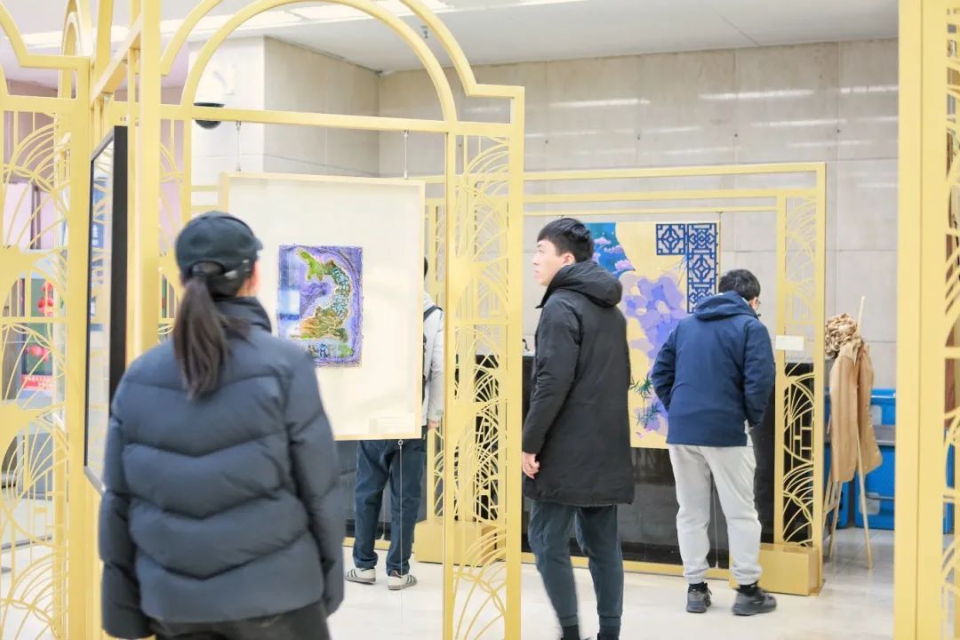 预计日均40万人次、单日最高70万人次!铁路上海站发布春运方案→ 预计日均40万人次、单日最高70万人次!铁路上海站发布春运方案→