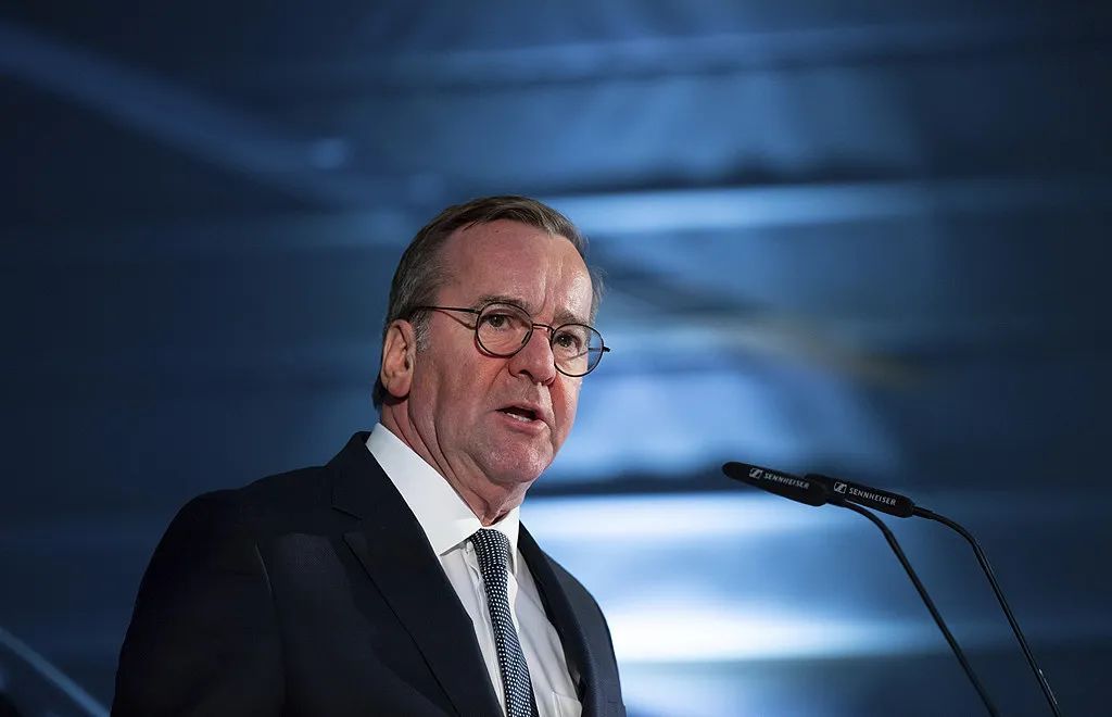 德国国防部长突访基辅! 德国国防部长突访基辅!