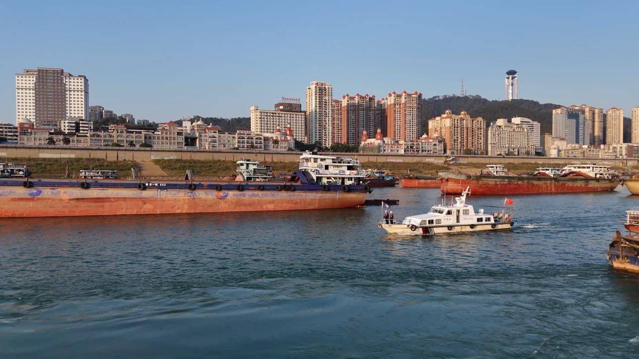 广西梧州港2024年货物吞吐量突破1亿吨