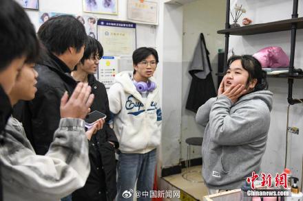 理发师晓华用满足总结2024