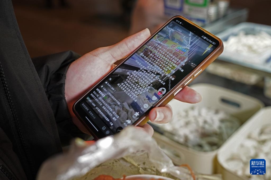 温度丨小摊大爱 ——爱的试吃