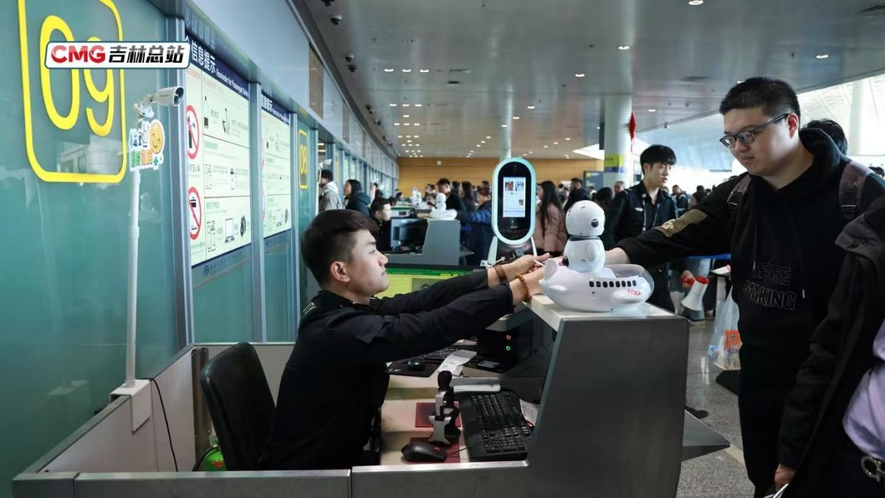 2025春运开启 长春机场单日航班量旅客量将再创新高 2025春运开启 长春机场单日航班量旅客量将再创新高