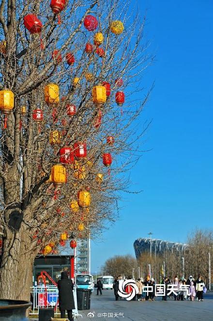 北京街头张灯结彩