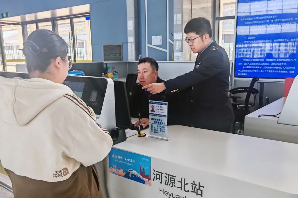 前方高甜！同单位的“学霸”夫妻，双双走上新岗位