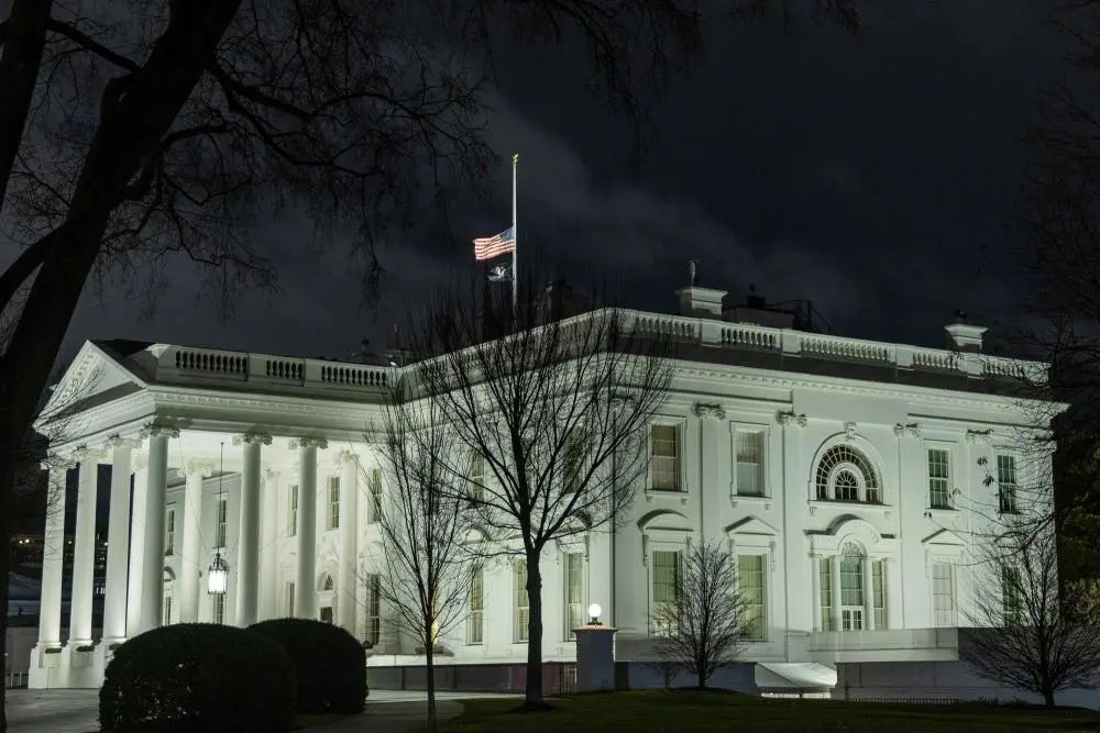 美众院议长：特朗普就职当天国会大厦将升旗至顶端