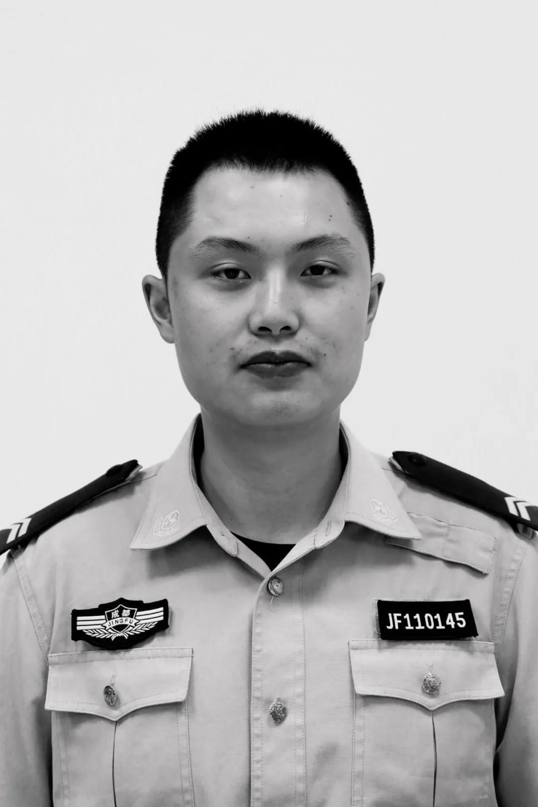 痛心！27岁辅警被逃逸车辆拖行不幸牺牲