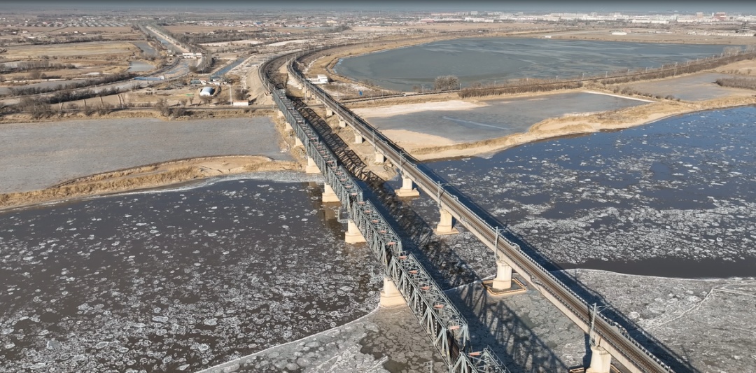 “第一次上桥时还腿抖”的他，迎来第35个春运