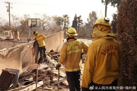 美国阻止山火蔓延依旧“路漫漫”