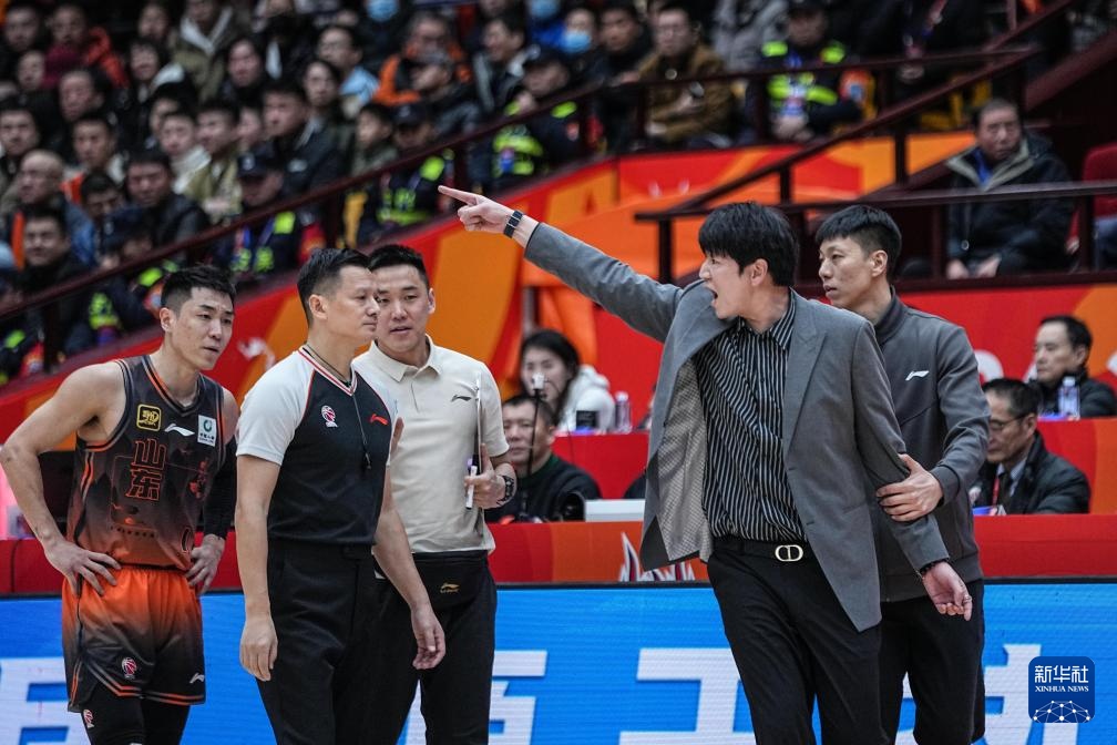 CBA常规赛:山东高速胜浙江稠州金租 CBA常规赛:山东高速胜浙江稠州金租