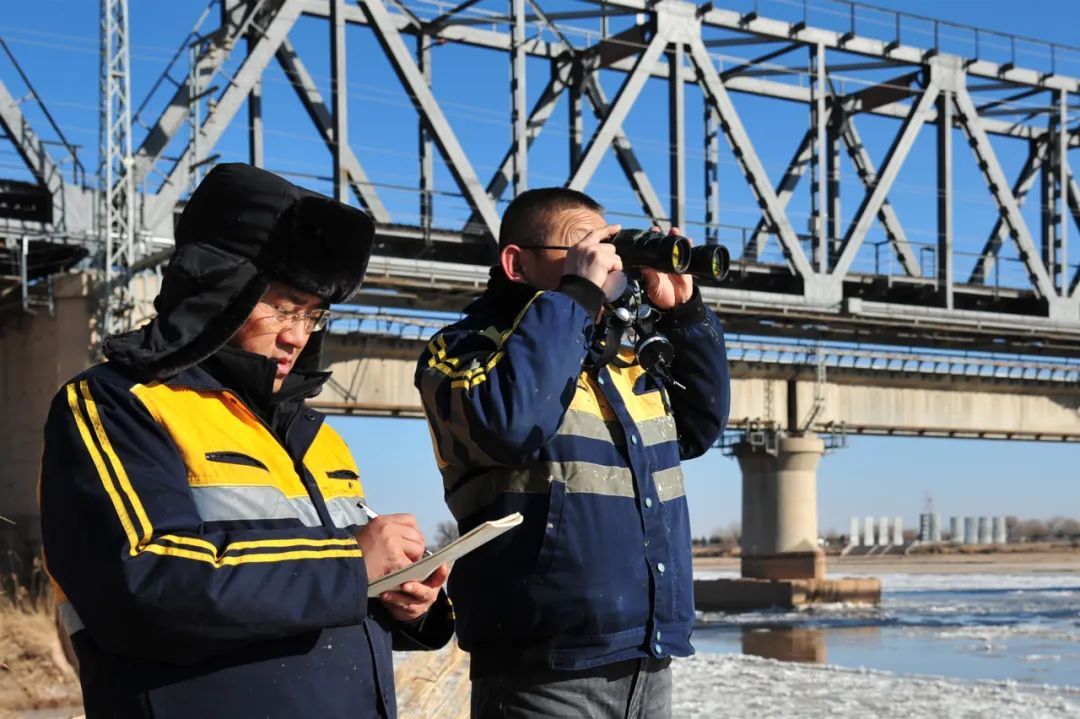 “第一次上桥时还腿抖”的他，迎来第35个春运