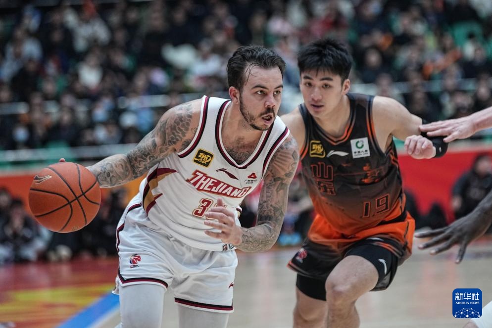 CBA常规赛:山东高速胜浙江稠州金租 CBA常规赛:山东高速胜浙江稠州金租