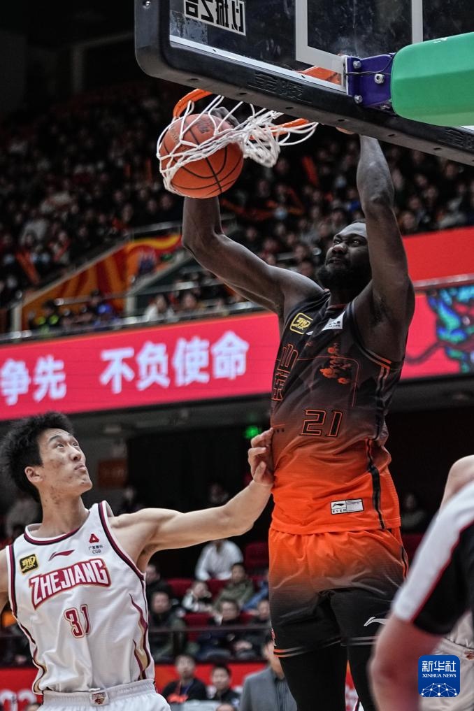 CBA常规赛:山东高速胜浙江稠州金租 CBA常规赛:山东高速胜浙江稠州金租