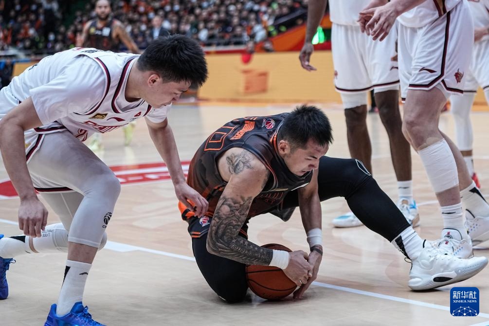 CBA常规赛:山东高速胜浙江稠州金租 CBA常规赛:山东高速胜浙江稠州金租