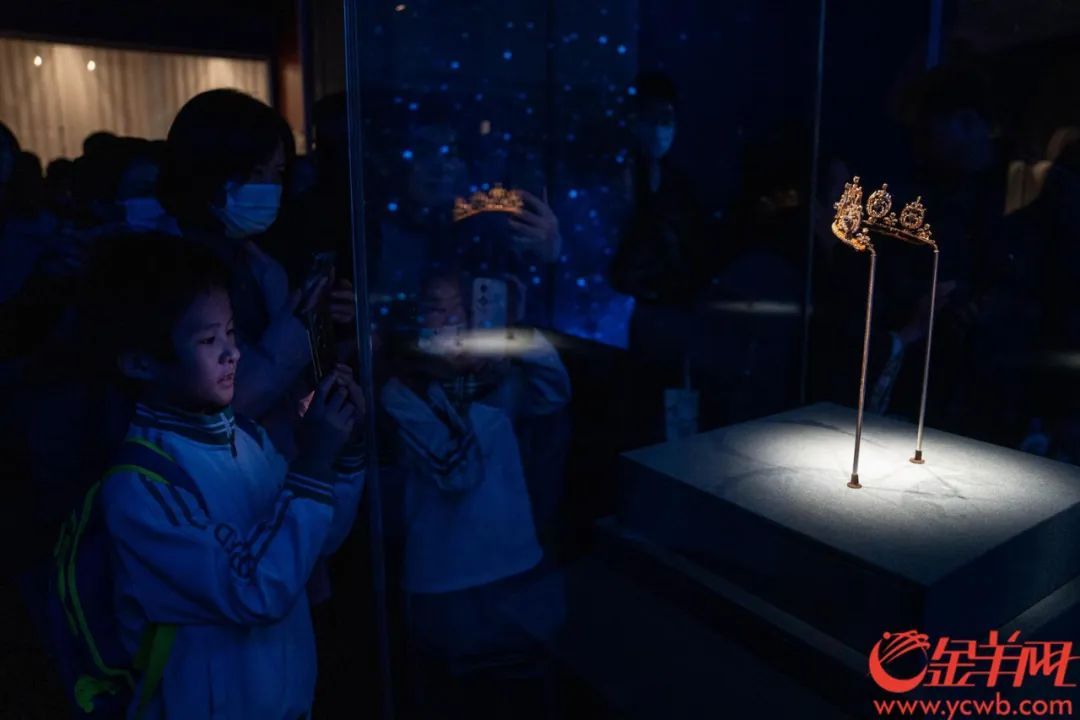 68元收费特展“人从众”、灯光昏暗?粤博最新回应来了 68元收费特展“人从众”、灯光昏暗?粤博最新回应来了