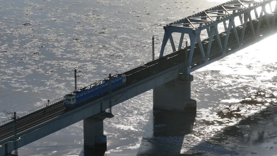 “第一次上桥时还腿抖”的他，迎来第35个春运