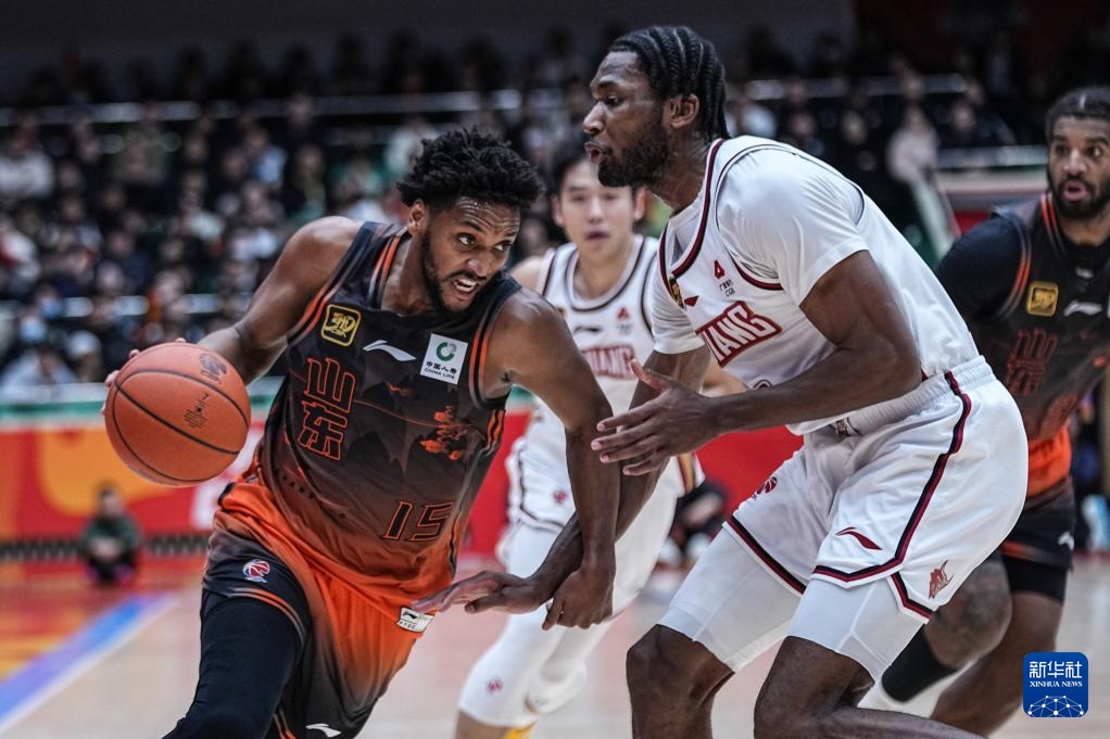 CBA常规赛:山东高速胜浙江稠州金租 CBA常规赛:山东高速胜浙江稠州金租